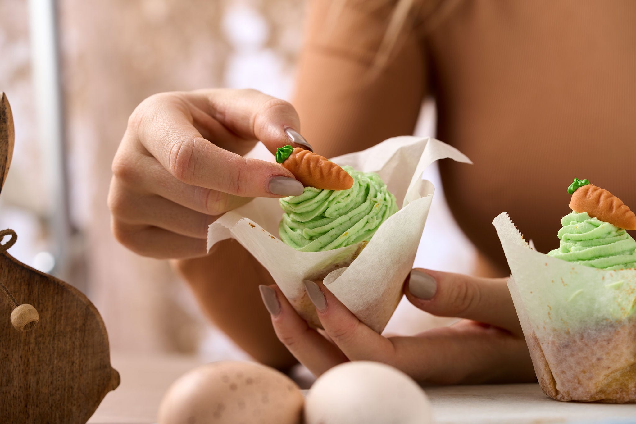 Zitronige Oster-Cupcakes mit cremigem Topping – perfekt für den Osterbrunch