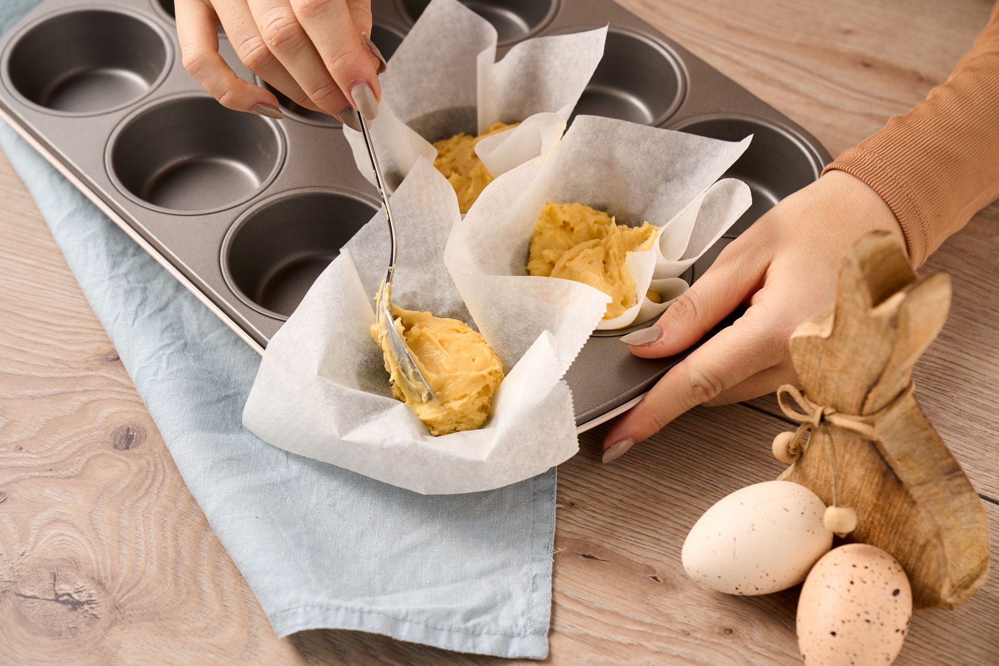 Zitronige Oster-Cupcakes mit cremigem Topping – perfekt für den Osterbrunch