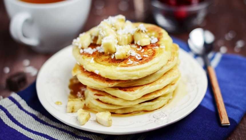 Recette de pancakes moelleux à la peau de banane et noix de coco