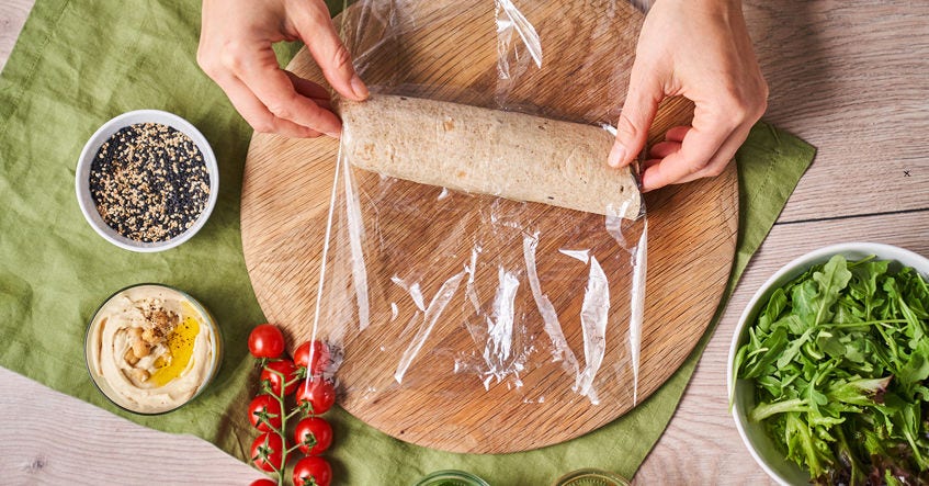 Sommerliche Wraps mit Prosciutto oder vegan mit Süßkartoffel & Hummus