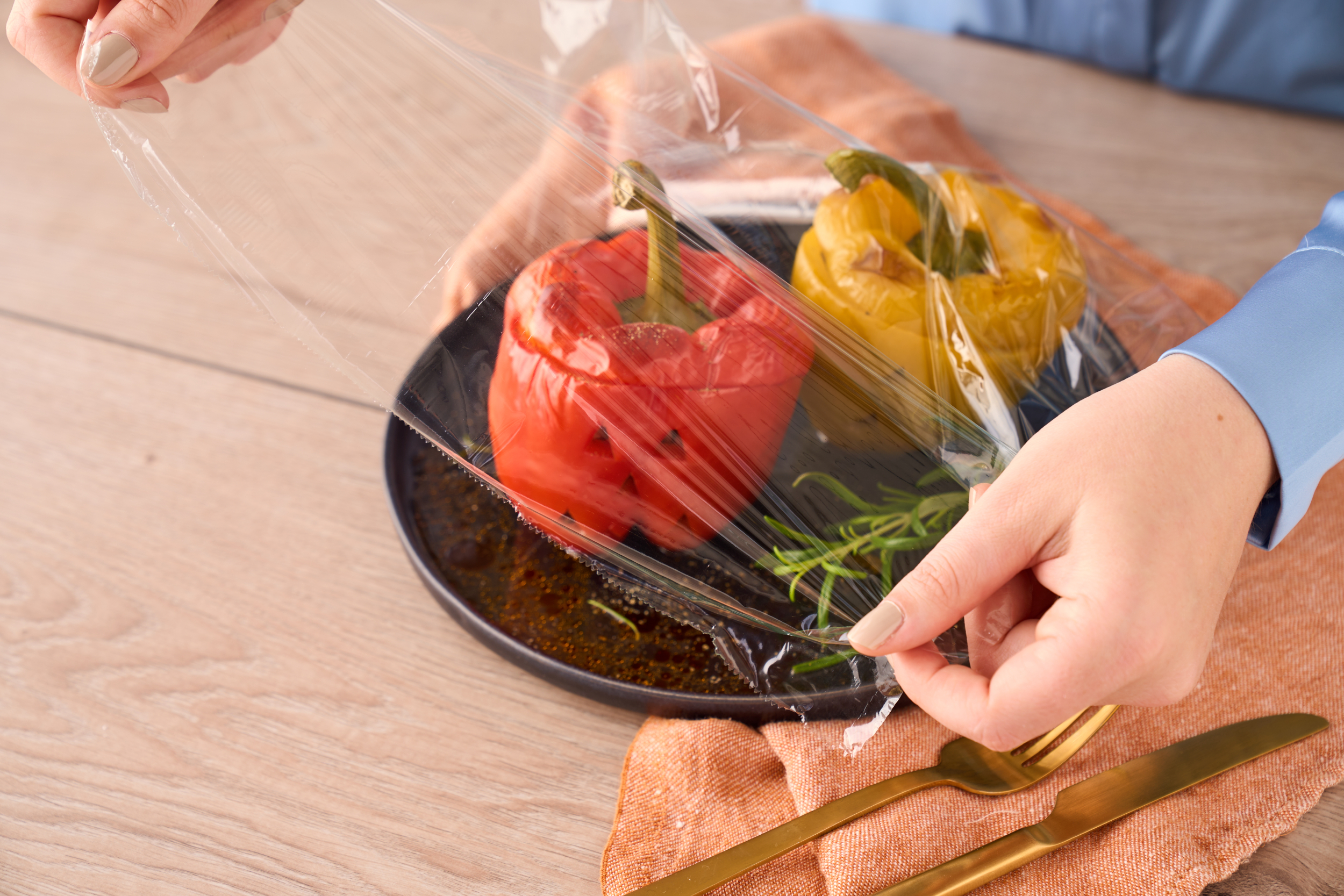 Halloween Paprika: Gefüllte Grusel-Paprika mit Hackfleisch