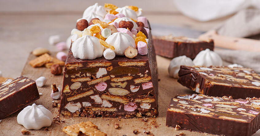 Kalter Hund Rezept – nostalgischer Genuss aus Schokolade und Keksen, ganz ohne Backen!