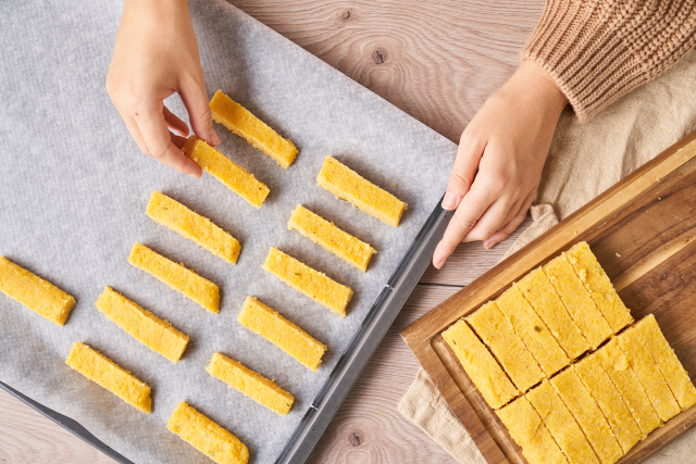 Polenta-Pommes aus übrig gebliebenem Maisgrieß – knusprige Resteverwertung leicht gemacht