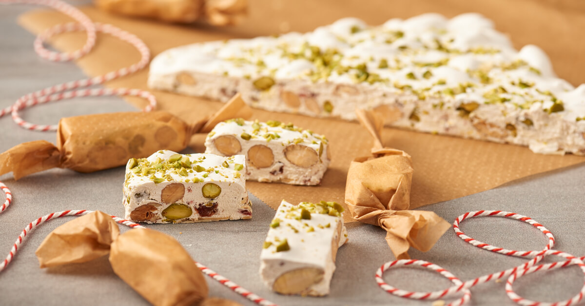 Recette du nougat blanc aux amandes et pistaches facile